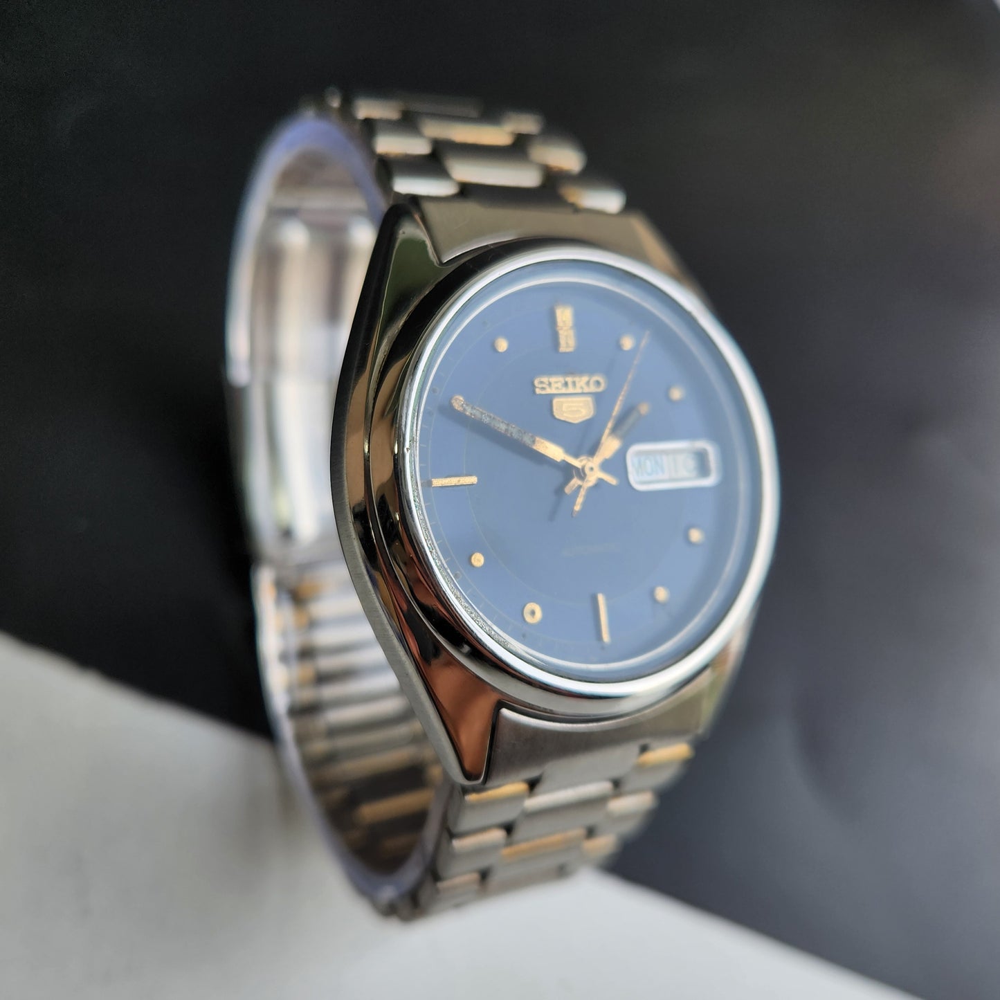 Vintage 1985 Original Seiko 5 Automatic 7009-3040 Blue Face 17 Jewels Day-Date Japanese Men's Wrist Watch EG05