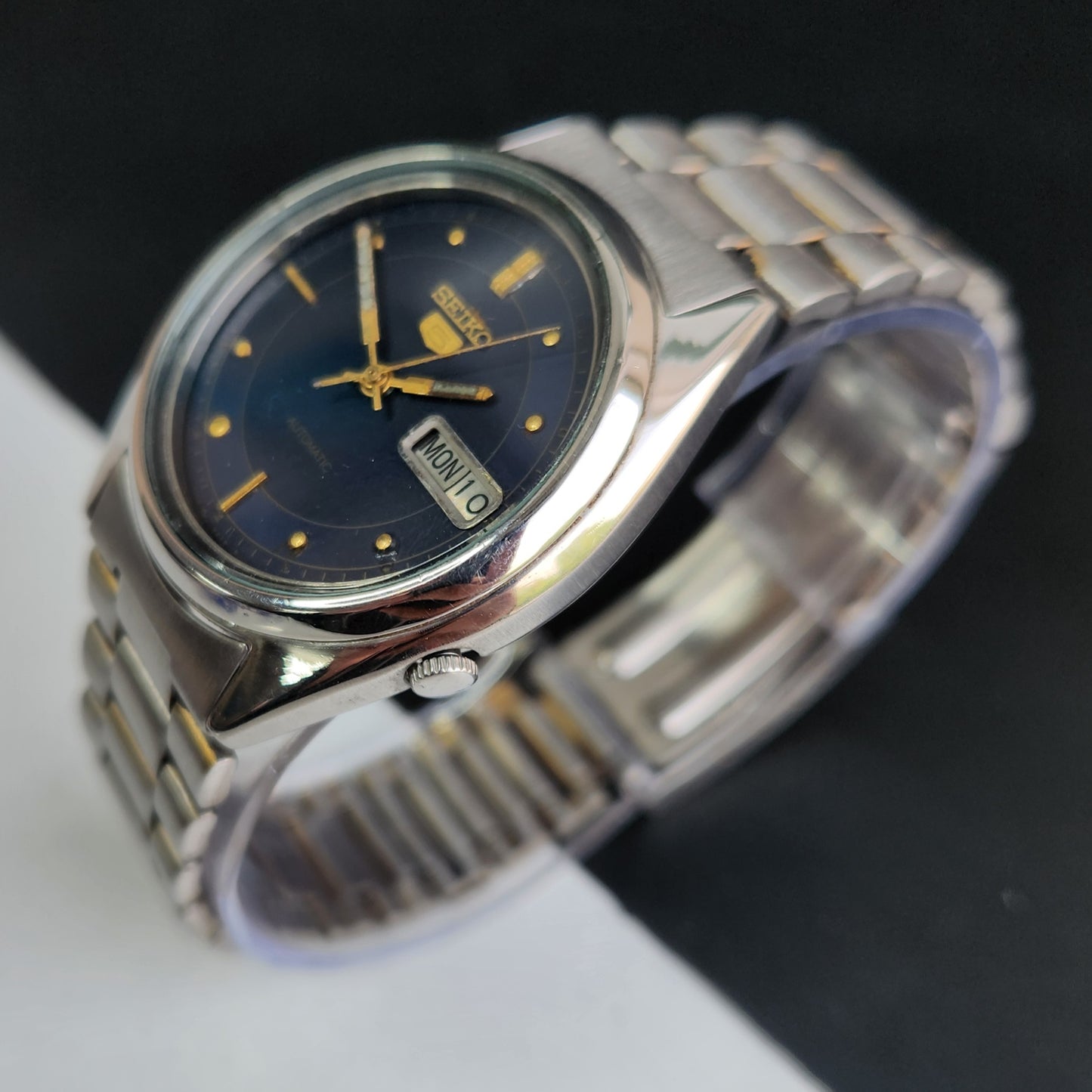 Vintage 1985 Original Seiko 5 Automatic 7009-3040 Blue Face 17 Jewels Day-Date Japanese Men's Wrist Watch EG05
