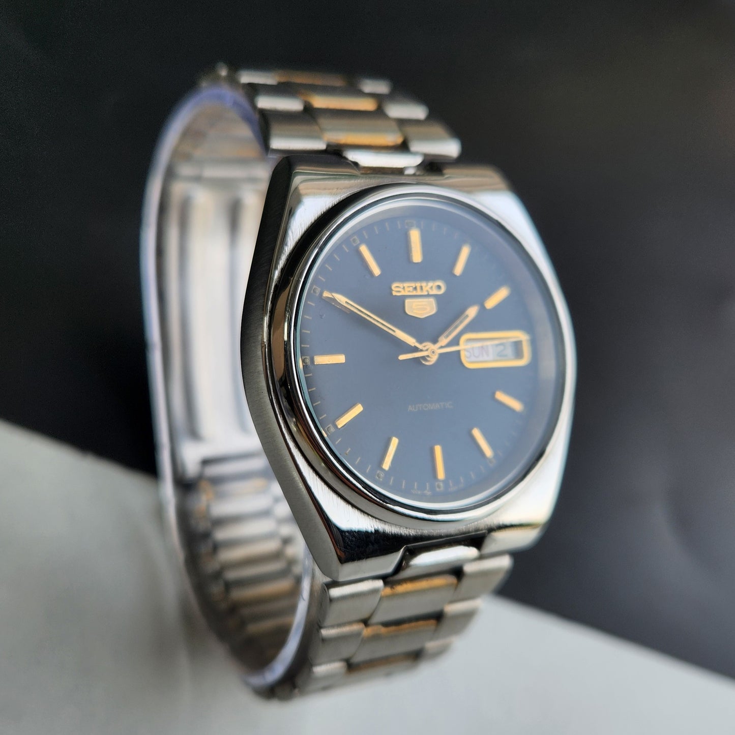 Vintage 1982 Original Seiko 5 Automatic 7009-3030 Black Face 17 Jewels Day-Date Japanese Men's Wrist Watch EG06
