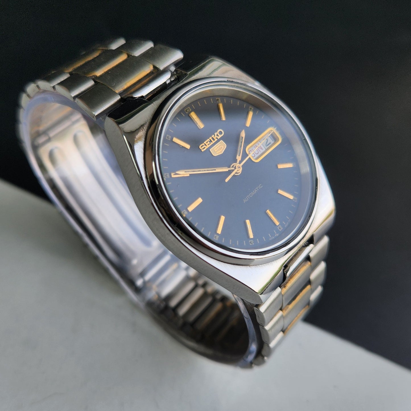 Vintage 1982 Original Seiko 5 Automatic 7009-3030 Black Face 17 Jewels Day-Date Japanese Men's Wrist Watch EG06