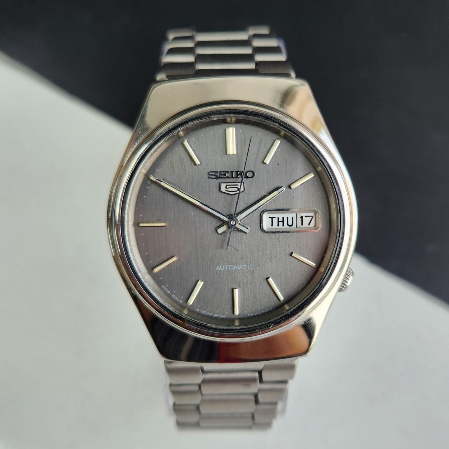 Vintage 1978 Original Seiko 5 Automatic 6309-7330 Gray Face 17 Jewels Day-Date Japanese Men's Wrist Watch EG07