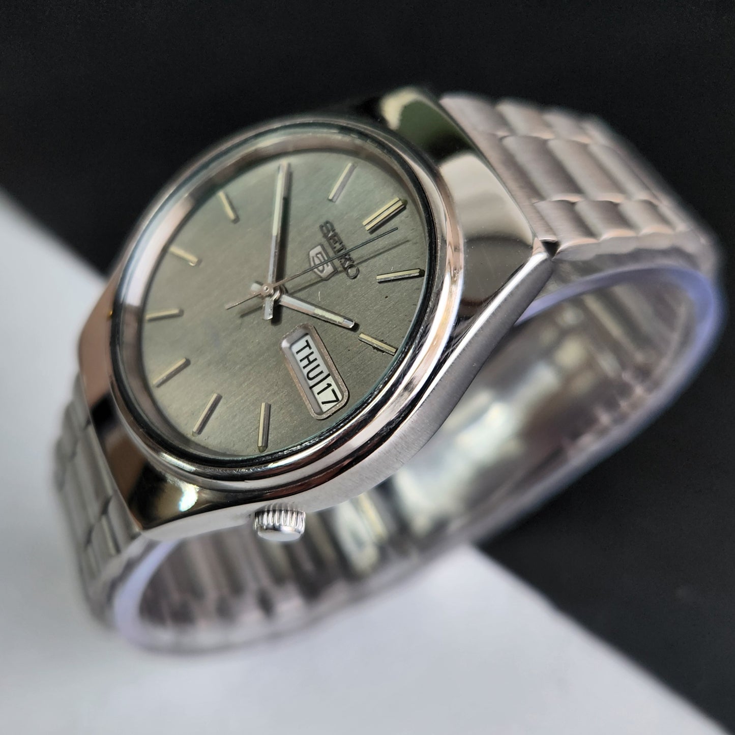 Vintage 1978 Original Seiko 5 Automatic 6309-7330 Gray Face 17 Jewels Day-Date Japanese Men's Wrist Watch EG07