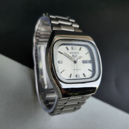 Vintage 1984 Original Seiko 5 Automatic 6309-5230 Silver Face 17 Jewels Day-Date Japanese Men's Wrist Watch EG08