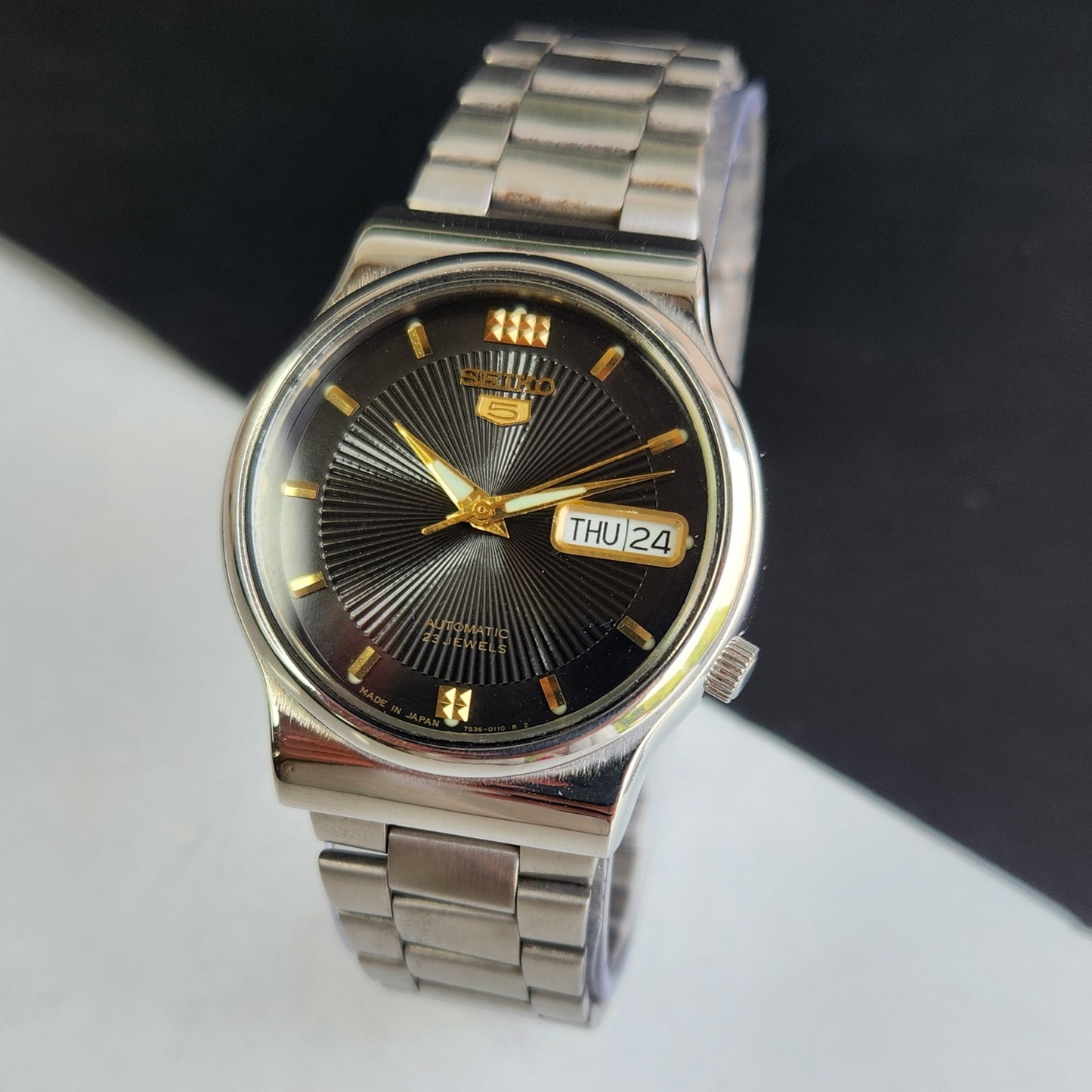 Vintage 1998 Original Seiko 5 Automatic 7S36-8260 Black Face 23 Jewels Day-Date Japanese Men's Wrist Watch EG14