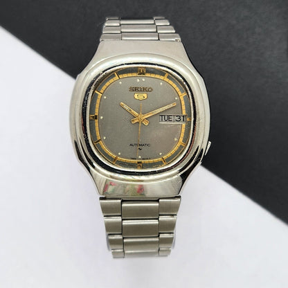Vintage 1982 Original Seiko 5 Automatic 7009-5130 Gray Face 17 Jewels Day-Date Japanese Men's Wrist Watch EG20