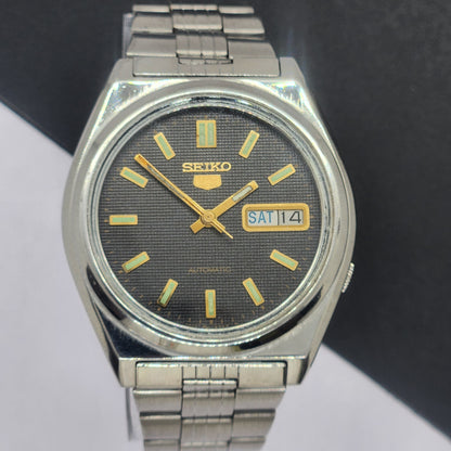 Vintage 1977 Original Seiko 5 Automatic 7009-8761 Black Face 17 Jewels Day-Date Japanese Men's Wrist Watch EG21