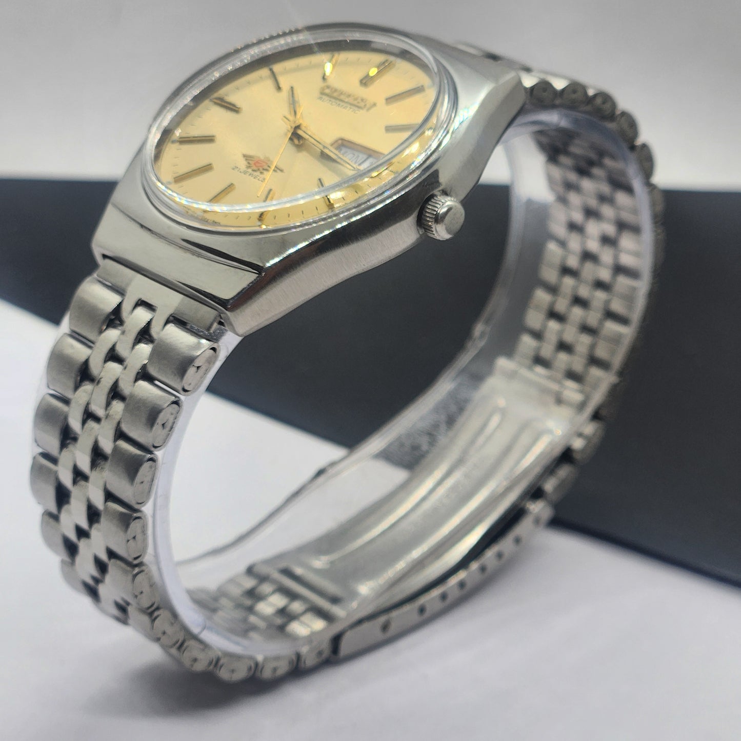 Vintage 1984 Original Citizen Automatic Cal. 8200 Golden Face 21 Jewels Day-Date Japanese Men's Wrist Watch EG35