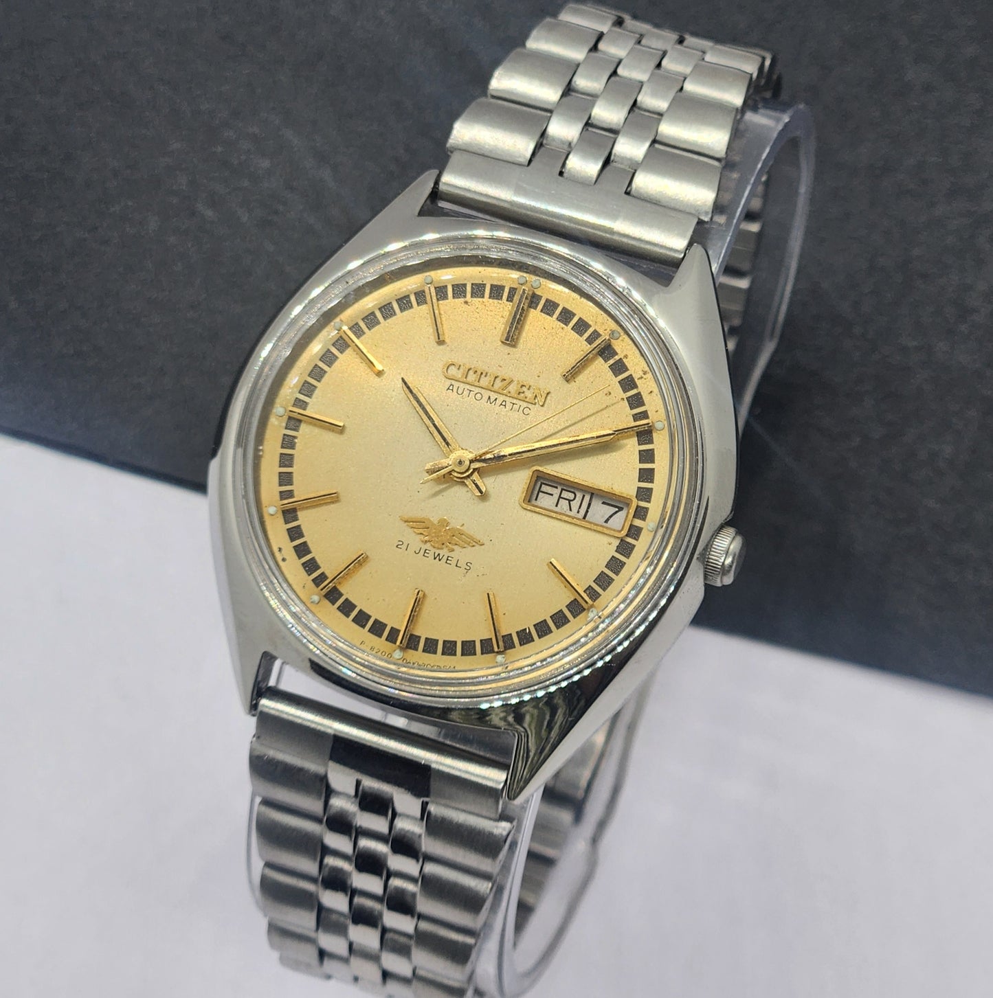 Vintage 1991 Original Citizen Automatic Cal. 8200 Golden Face 21 Jewels Day-Date Japanese Men's Wrist Watch EG34