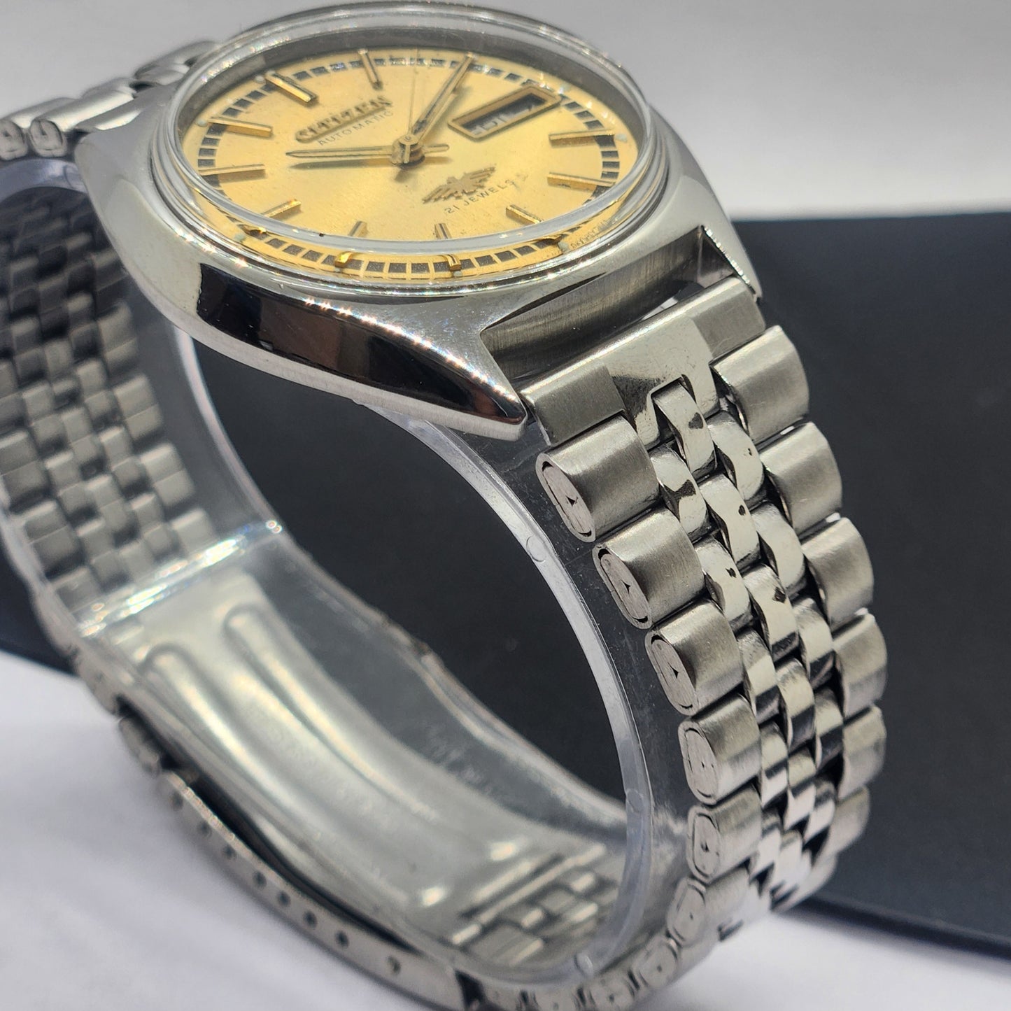 Vintage 1991 Original Citizen Automatic Cal. 8200 Golden Face 21 Jewels Day-Date Japanese Men's Wrist Watch EG34