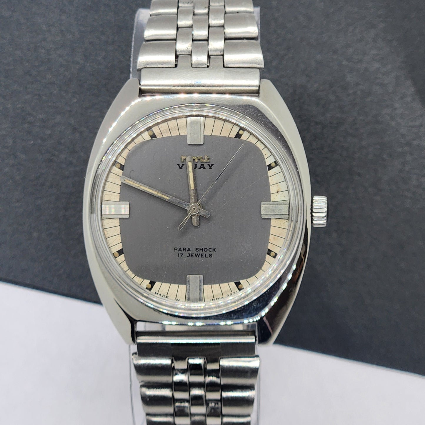 Vintage Original HMT Vijay Hand Winding 17 Jewels Gray Face Silver Bracelet Men's Wrist Watch F27
