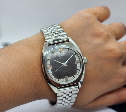 Vintage Original HMT Vijay Hand Winding 17 Jewels Gray Face Silver Bracelet Men's Wrist Watch F28
