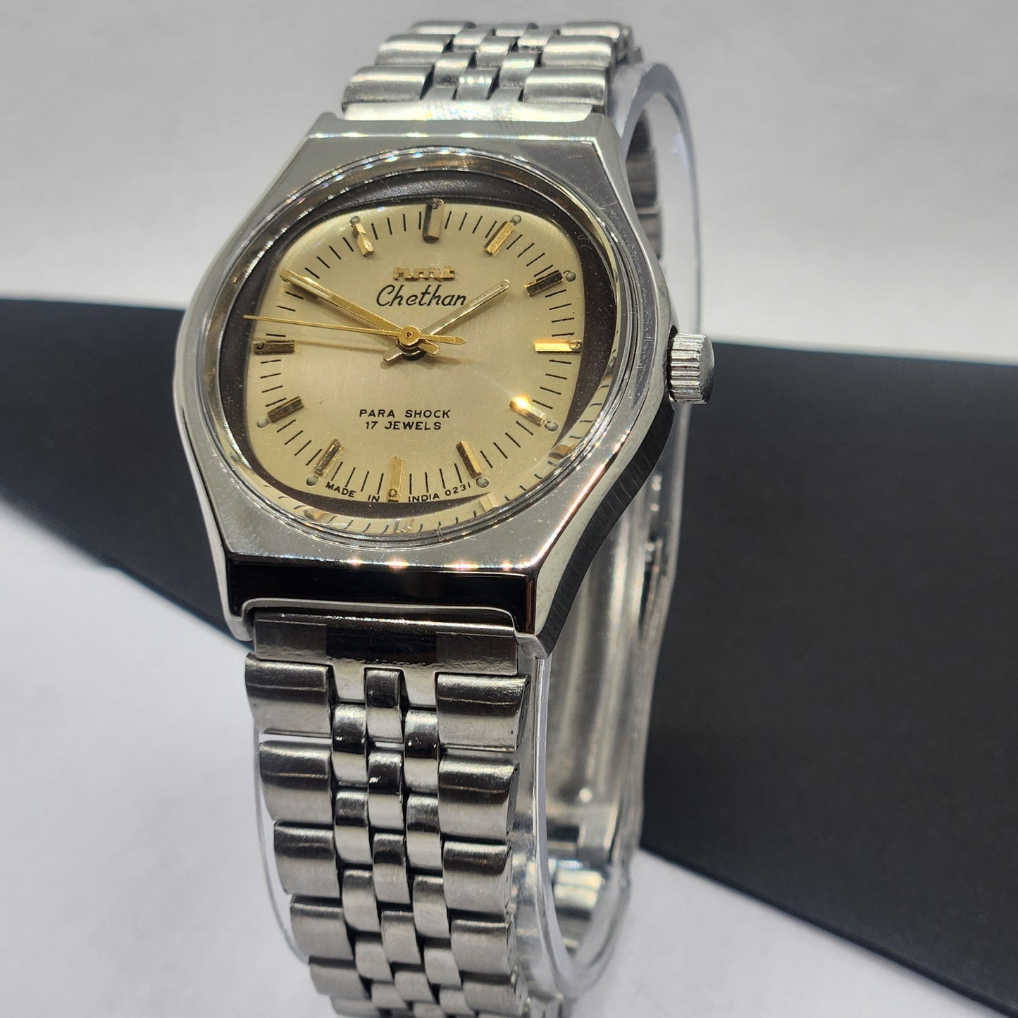 Vintage Original HMT Chethan Hand Winding 17 Jewels golden Face Silver Bracelet Men's Wrist Watch F34