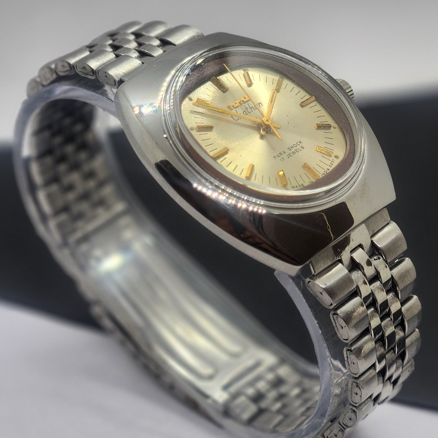Vintage Original HMT Chethan Hand Winding 17 Jewels Golden Face Silver Bracelet Men's Wrist Watch F35