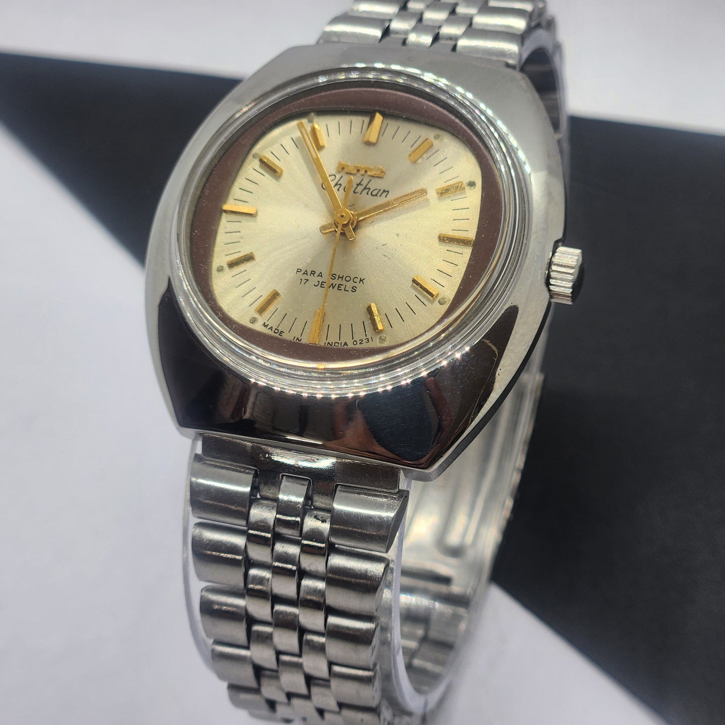 Vintage Original HMT Chethan Hand Winding 17 Jewels Golden Face Silver Bracelet Men's Wrist Watch F35