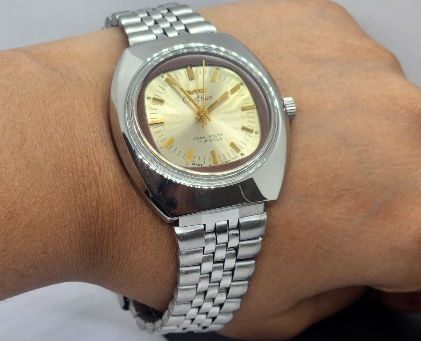 Vintage Original HMT Chethan Hand Winding 17 Jewels Golden Face Silver Bracelet Men's Wrist Watch F35