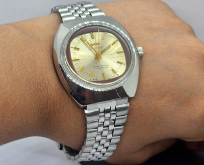 Vintage Original HMT Chethan Hand Winding 17 Jewels Golden Face Silver Bracelet Men's Wrist Watch F35
