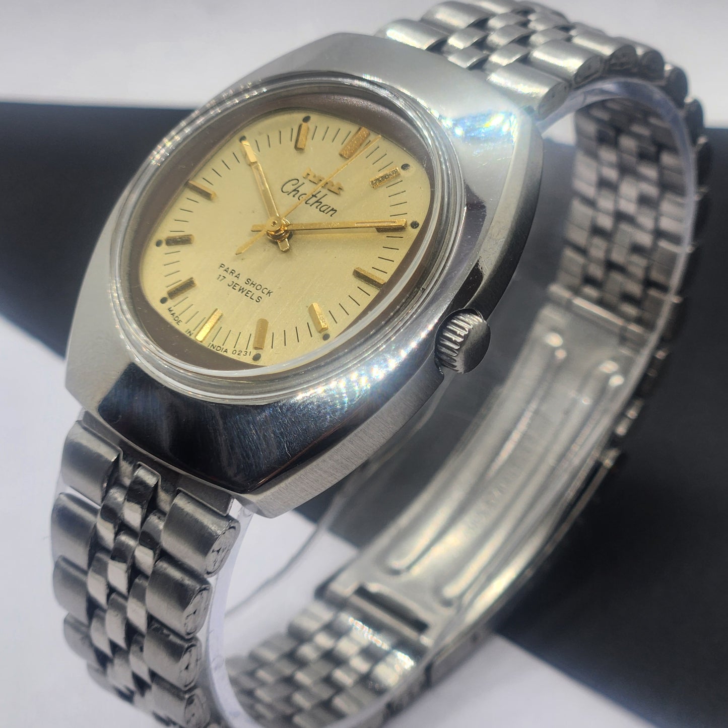 Vintage Original HMT Chethan Hand Winding 17 Jewels Golden Face Silver Bracelet Men's Wrist Watch F37