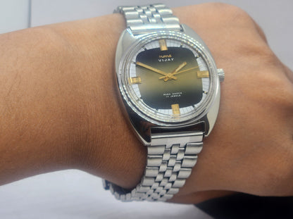 Vintage Original HMT Vijay Hand Winding 17 Jewels Black Face Silver Bracelet Men's Wrist Watch F39