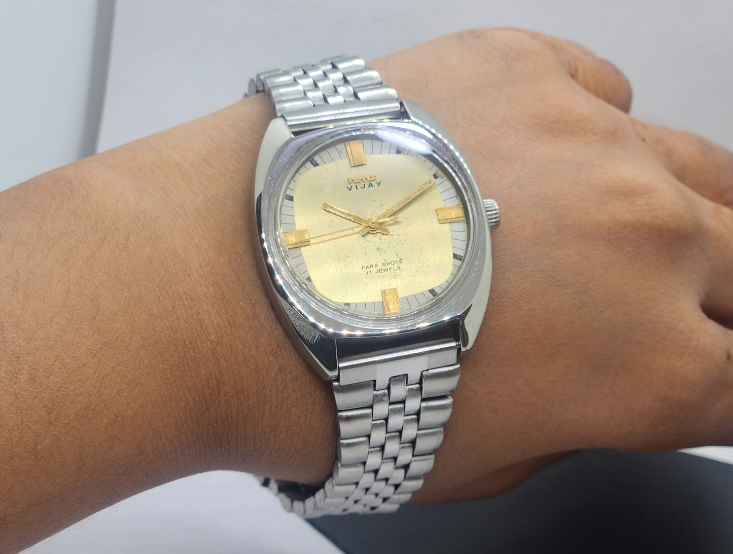 Vintage Original HMT Vijay Hand Winding 17 Jewels Golden Face Silver Bracelet Men's Wrist Watch F41