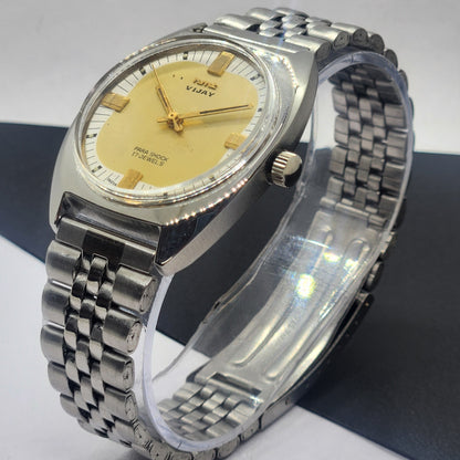 Vintage Original HMT Vijay Hand Winding 17 Jewels Golden Face Silver Bracelet Men's Wrist Watch F43