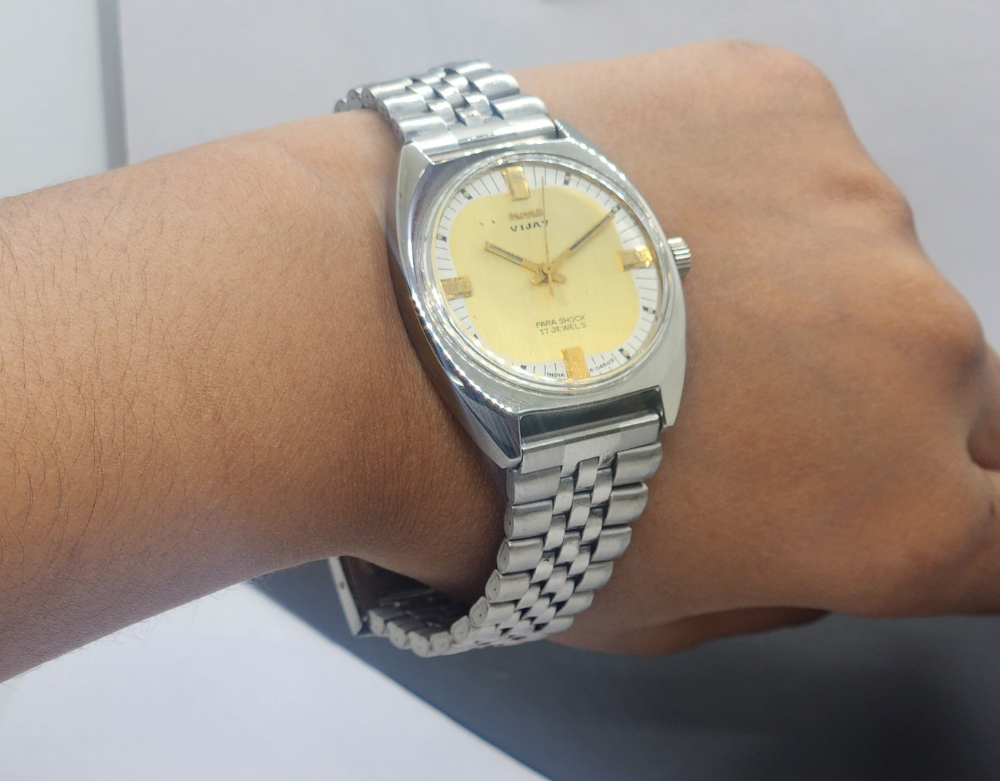 Vintage Original HMT Vijay Hand Winding 17 Jewels Golden Face Silver Bracelet Men's Wrist Watch F43