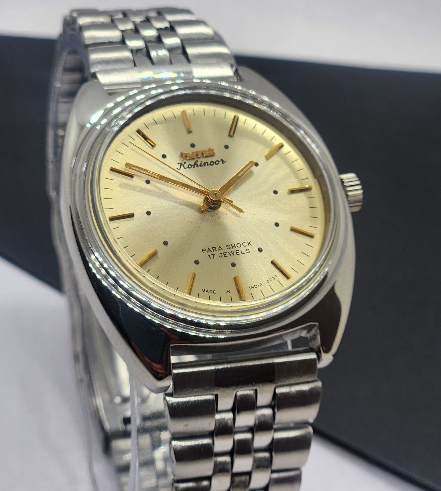 Vintage Original HMT Kohinoor Hand Winding 17 Jewels Golden Face Silver Bracelet Men's Wrist Watch F49