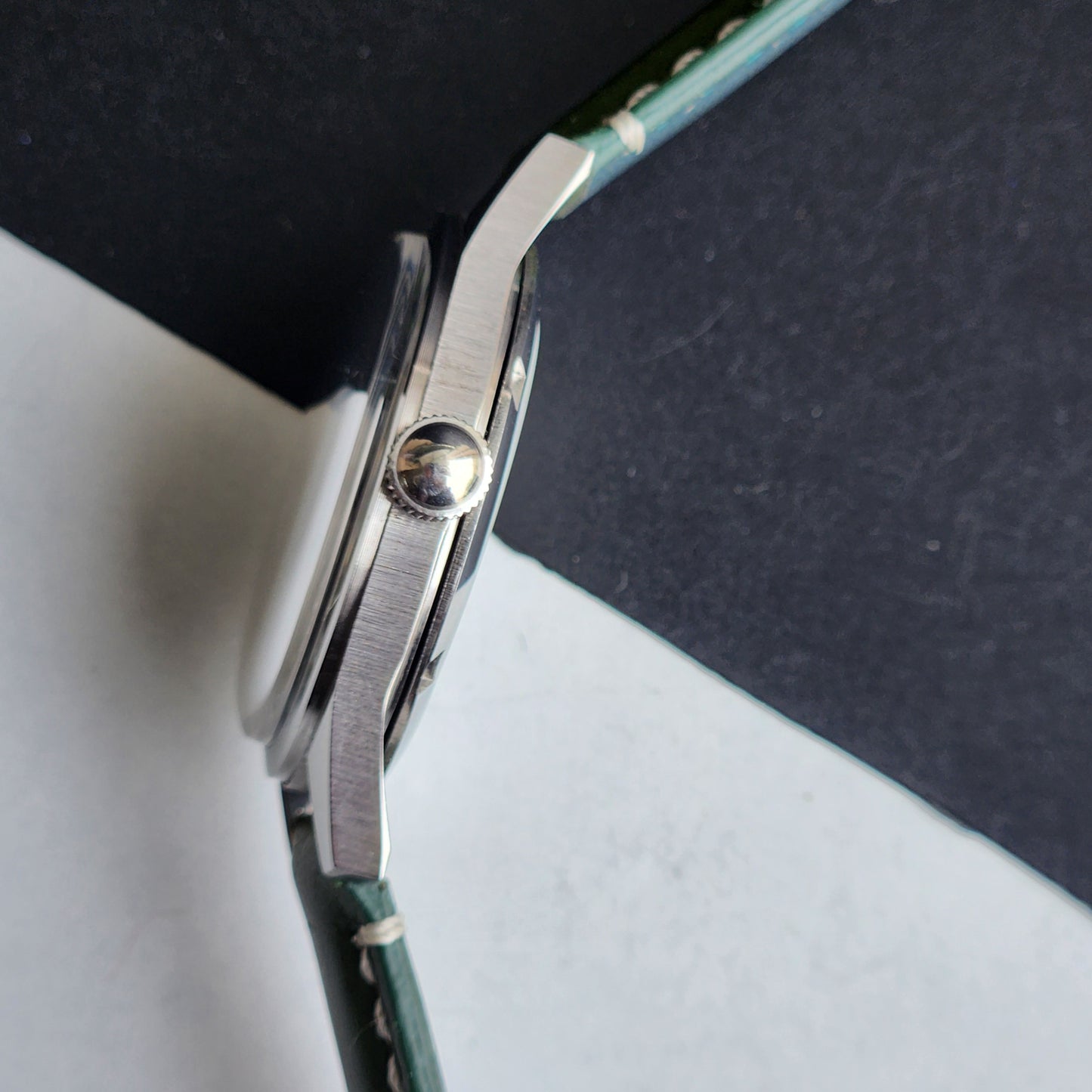 Vintage HMT Jawan Hand Winding 17 Jewels Black Face Green Leather Strap Men's Wrist Watch F84