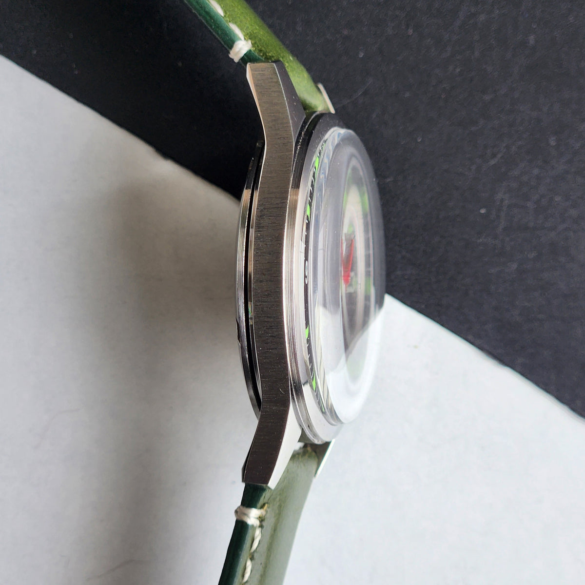 Vintage MOD HMT Jawan Hand Winding 17 Jewels Black Face Green Leather Strap Men's Wrist Watch F84