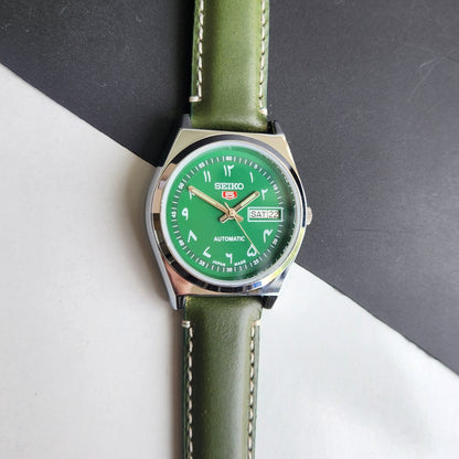 Vintage Mod Seiko 5 Automatic Arabic Green Face 6309A 17 Jewels Brown Leather Strap Day-Date Men's Wrist Watch F94