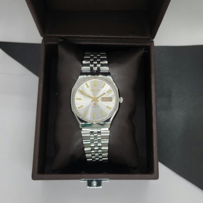 Vintage 1992 Original Citizen Automatic Cal. 8200 White Face 21 Jewels Day-Date Japanese Men's Wrist Watch EG49