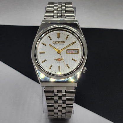 Vintage 1988 Original Citizen Automatic Cal. 8200 White Face 21 Jewels Day-Date Japanese Men's Wrist Watch EG50