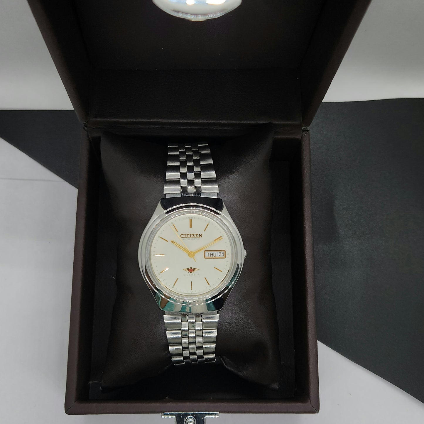 Vintage 1989 Original Citizen Automatic Cal. 8200 Off White Face 21 Jewels Day-Date Japanese Men's Wrist Watch EG51