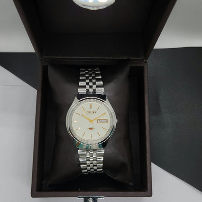 Vintage 1989 Original Citizen Automatic Cal. 8200 Off White Face 21 Jewels Day-Date Japanese Men's Wrist Watch EG51