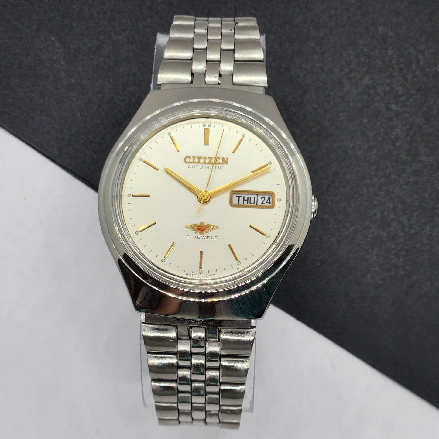 Vintage 1989 Original Citizen Automatic Cal. 8200 Off White Face 21 Jewels Day-Date Japanese Men's Wrist Watch EG51