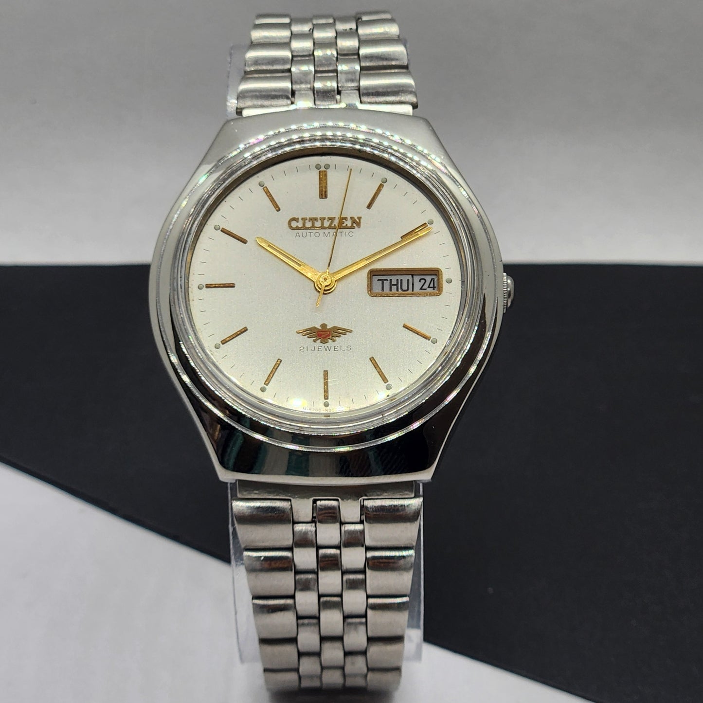 Vintage 1989 Original Citizen Automatic Cal. 8200 Off White Face 21 Jewels Day-Date Japanese Men's Wrist Watch EG51