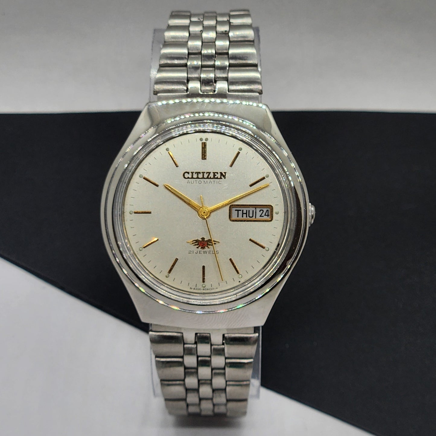 Vintage 1989 Original Citizen Automatic Cal. 8200 Off White Face 21 Jewels Day-Date Japanese Men's Wrist Watch EG51