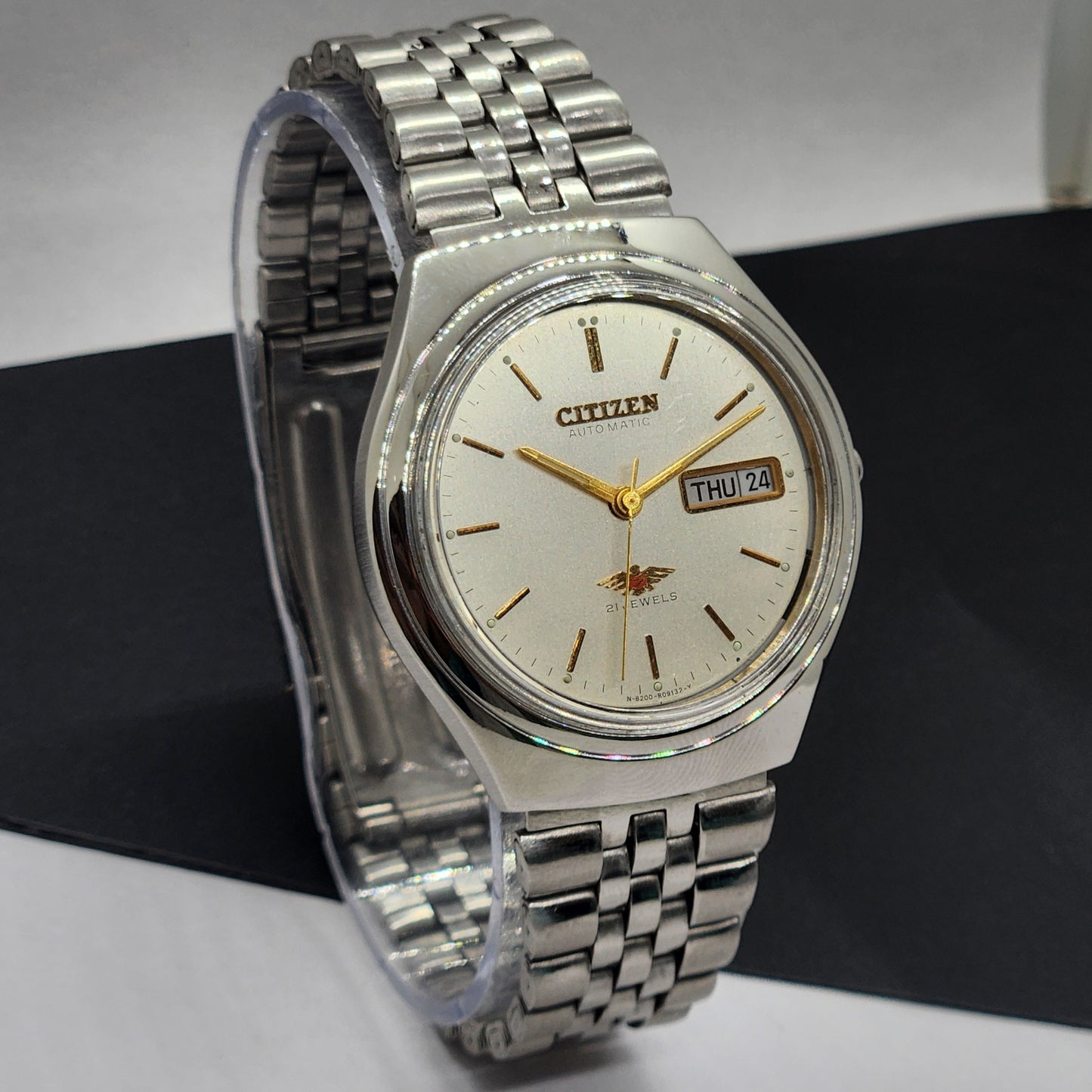 Vintage 1989 Original Citizen Automatic Cal. 8200 Off White Face 21 Jewels Day-Date Japanese Men's Wrist Watch EG51
