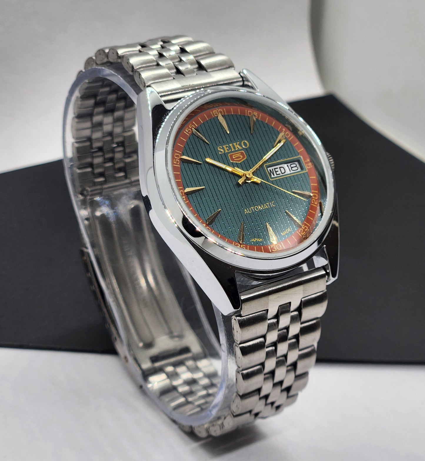 Vintage Mod Seiko 5 Automatic 6309A 17 Jewels Japan Men's Day-Date Green Face Wrist Watch F96