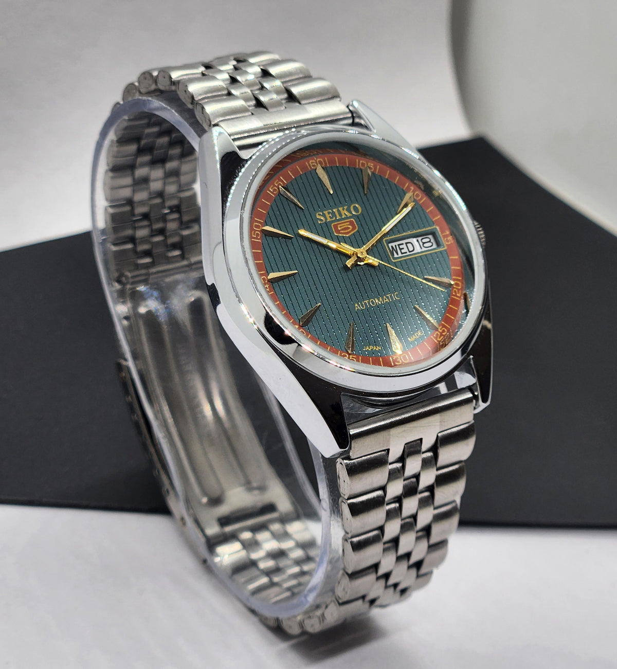 Vintage Mod Seiko 5 Automatic 6309A 17 Jewels Japan Men's Day-Date Green Face Wrist Watch F96