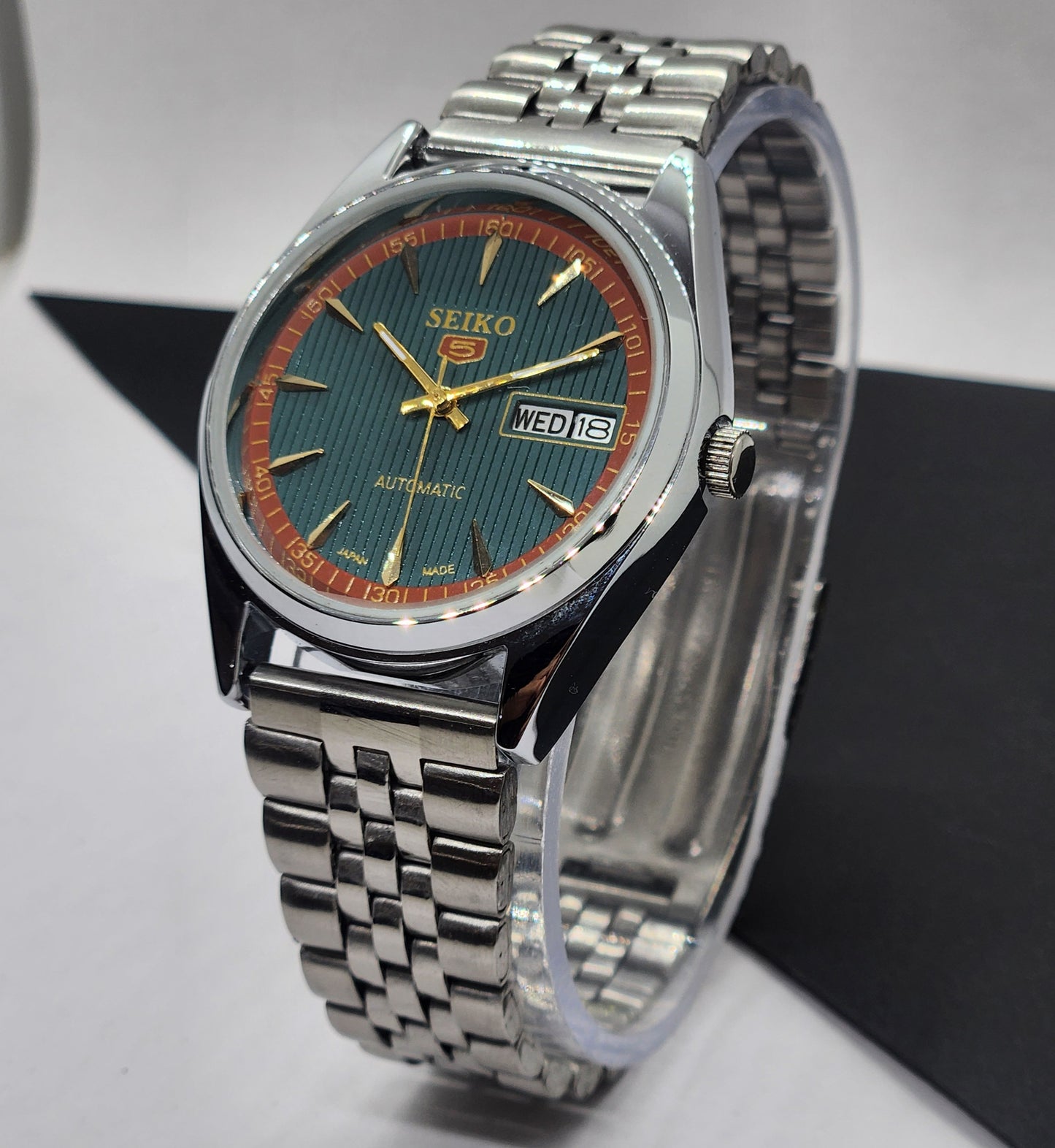 Vintage Mod Seiko 5 Automatic 6309A 17 Jewels Japan Men's Day-Date Green Face Wrist Watch F96