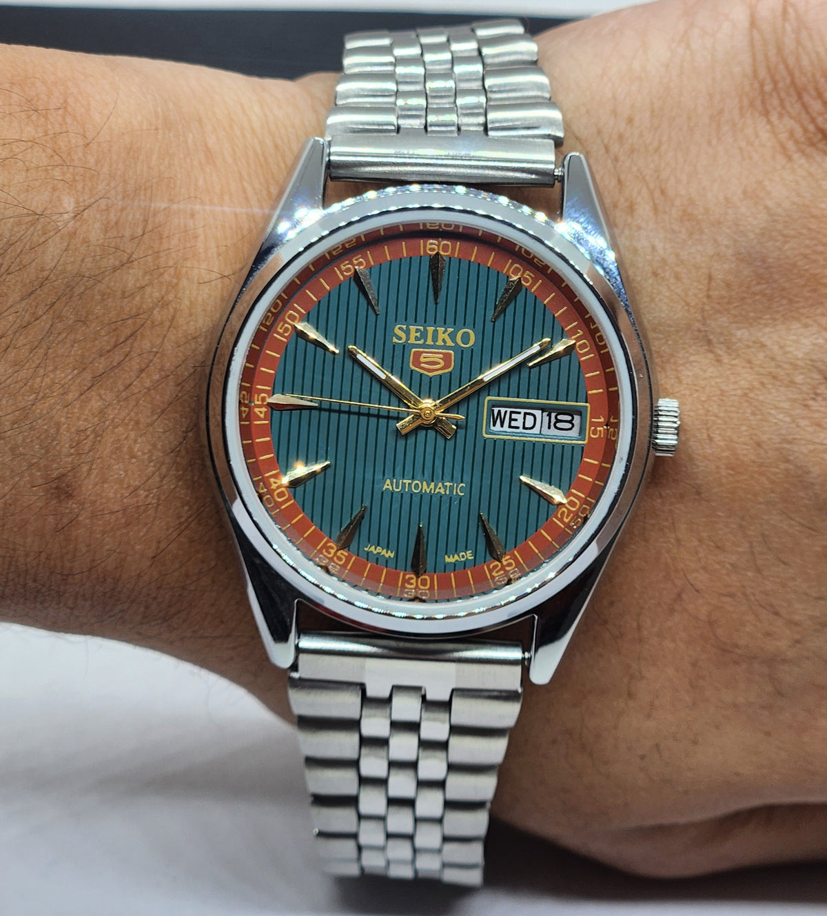 Vintage Mod Seiko 5 Automatic 6309A 17 Jewels Japan Men's Day-Date Green Face Wrist Watch F96