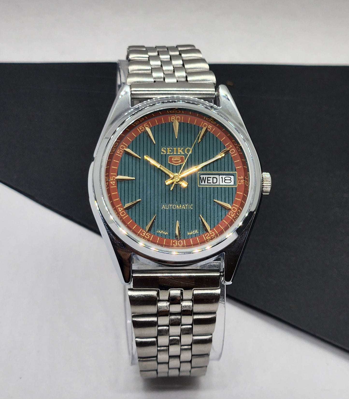Vintage Mod Seiko 5 Automatic 6309A 17 Jewels Japan Men's Day-Date Green Face Wrist Watch F96