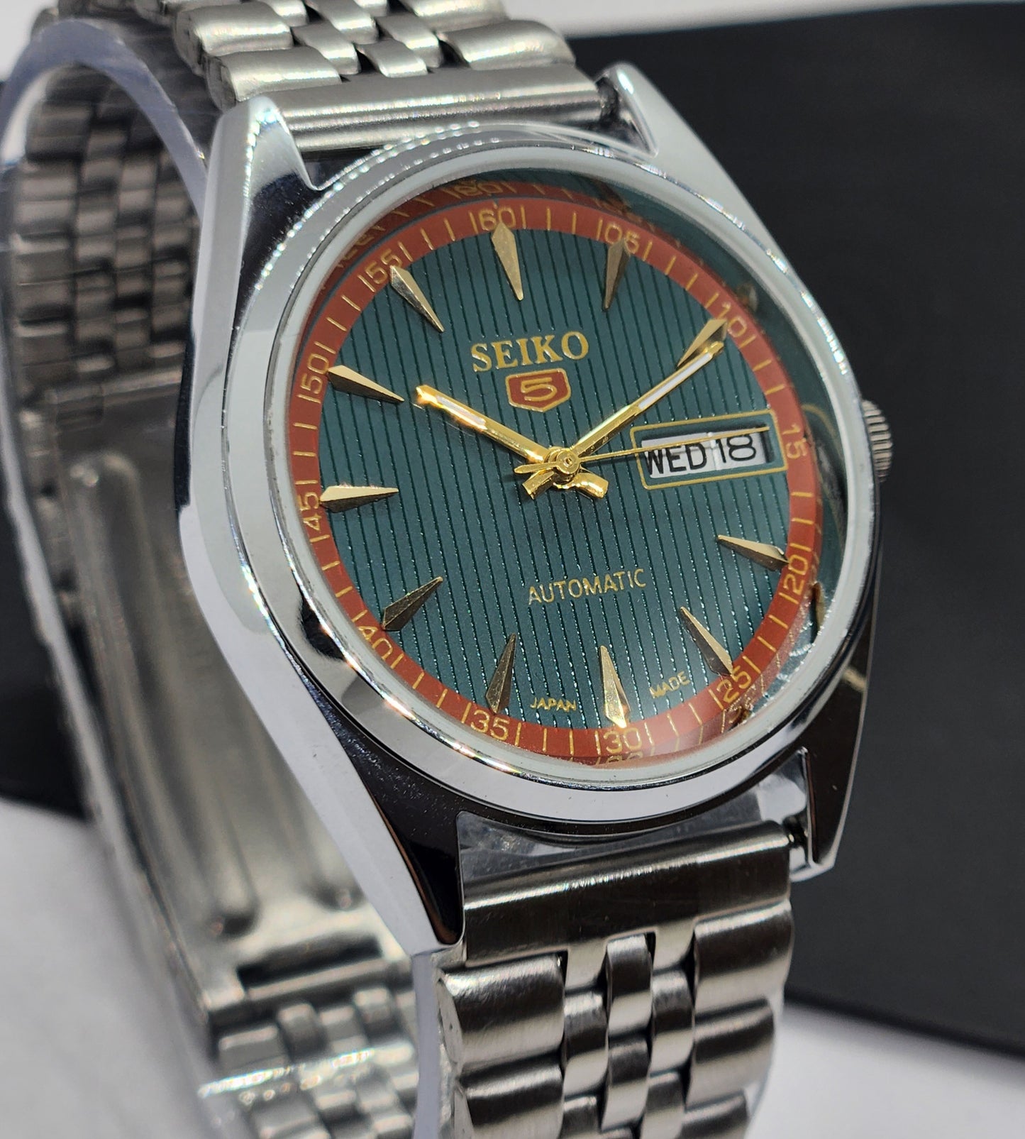 Vintage Mod Seiko 5 Automatic 6309A 17 Jewels Japan Men's Day-Date Green Face Wrist Watch F96