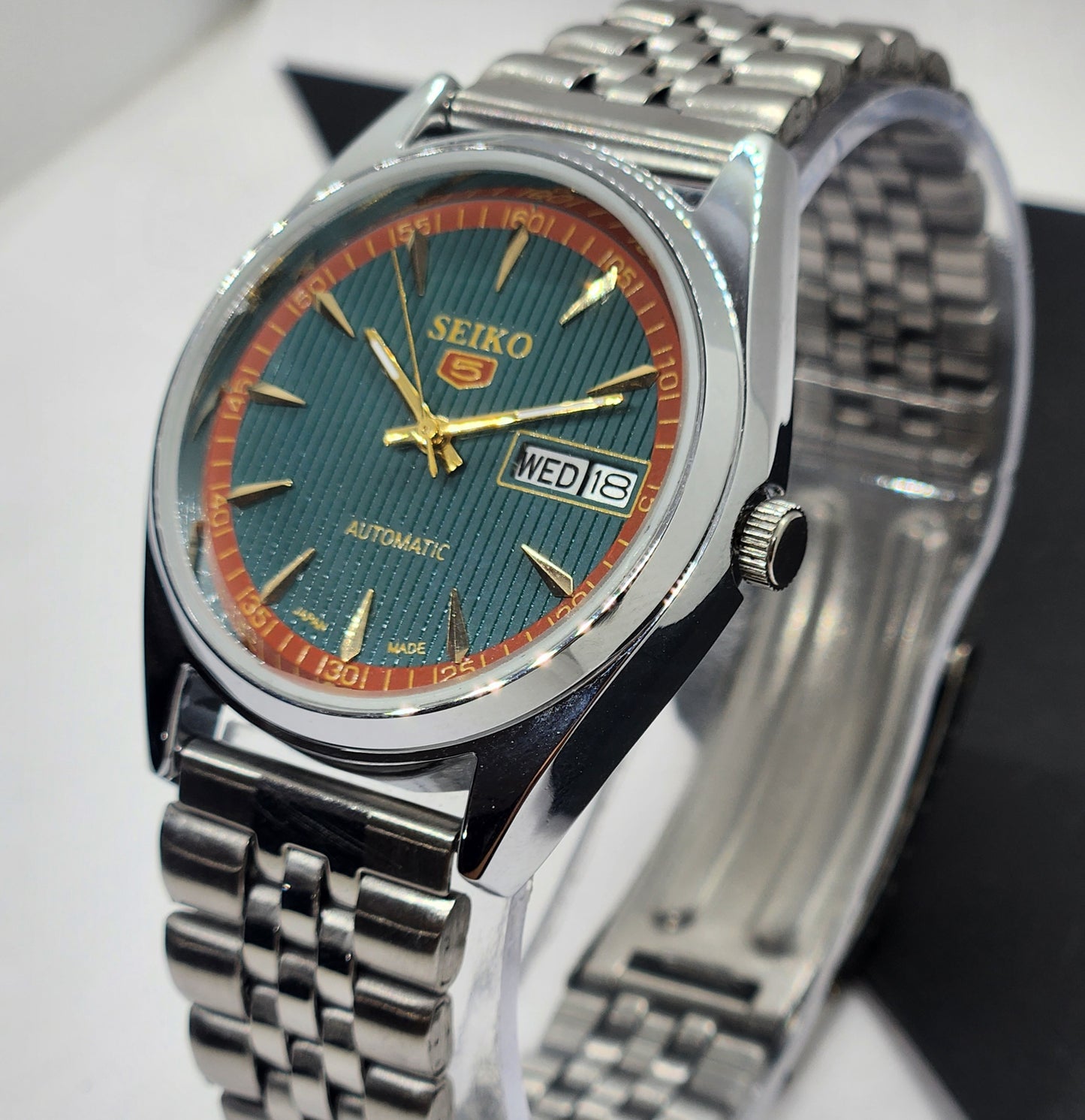 Vintage Mod Seiko 5 Automatic 6309A 17 Jewels Japan Men's Day-Date Green Face Wrist Watch F96