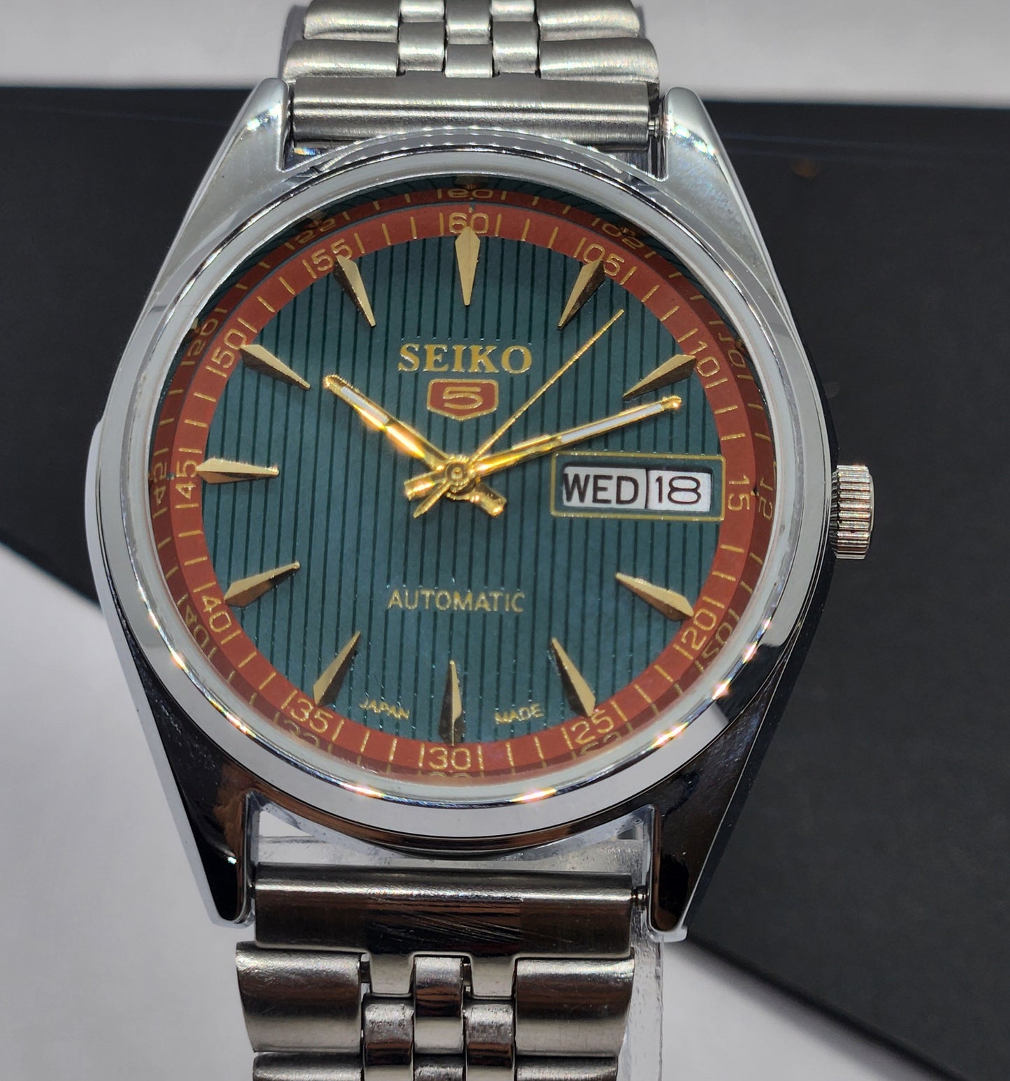 Vintage Mod Seiko 5 Automatic 6309A 17 Jewels Japan Men's Day-Date Green Face Wrist Watch F96