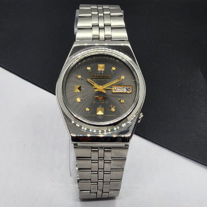 Vintage 1976 Original Citizen Automatic Cal. 8200 Gray Face 21 Jewels Day-Date Japanese Men's Wrist Watch EG62