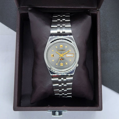 Vintage 1976 Original Citizen Automatic Cal. 8200 Gray Face 21 Jewels Day-Date Japanese Men's Wrist Watch EG62