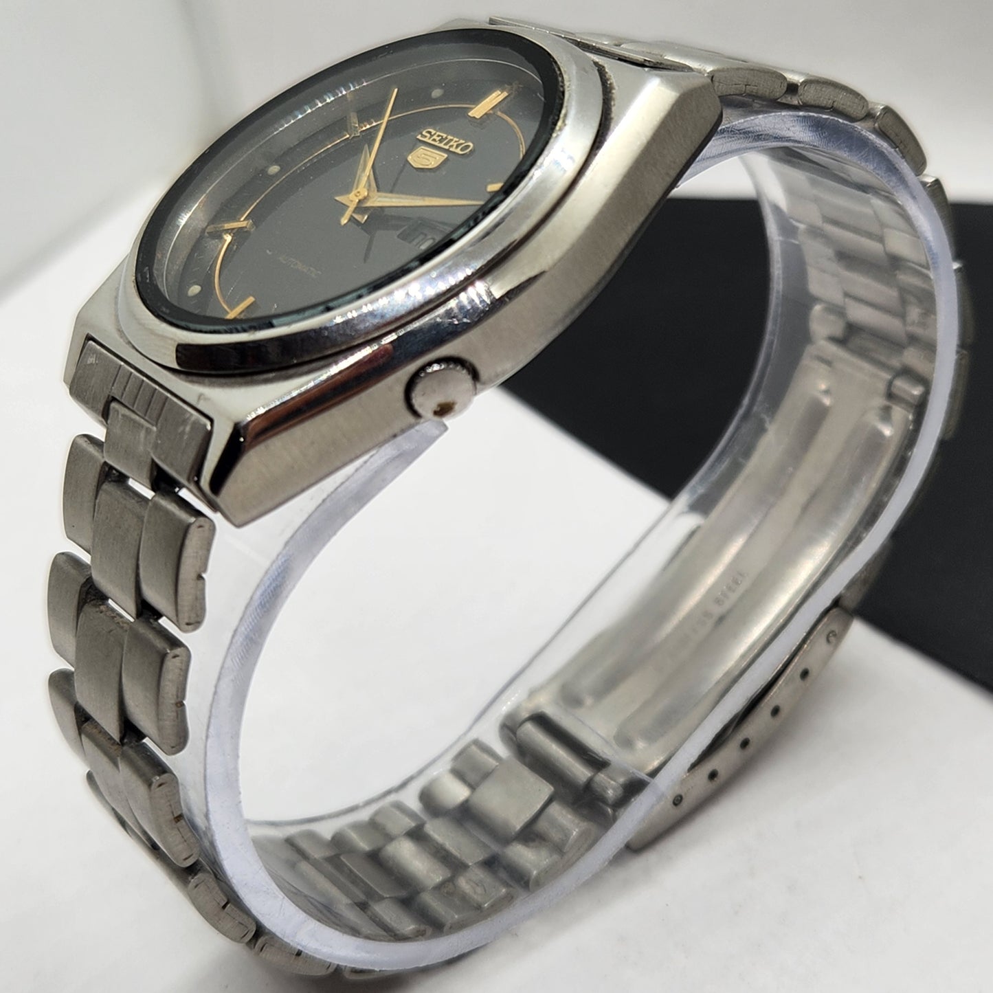 Vintage 1982 Original Seiko 5 Automatic 7009-3170 Black Face 17 Jewels Day-Date Japanese Men's Wrist Watch EG73