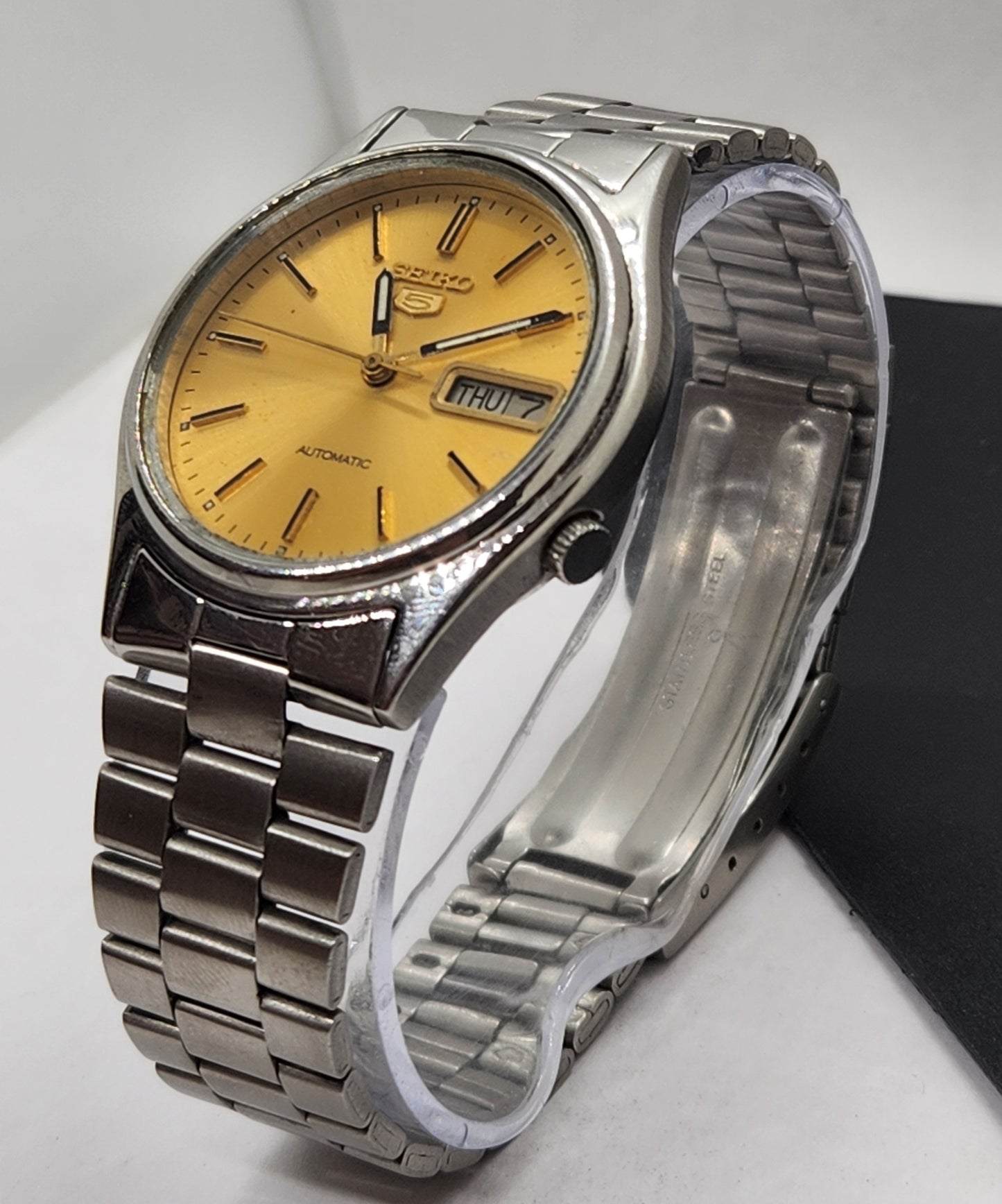 Vintage 1977 Original Seiko 5 Automatic 7009-3101 Golden Face 17 Jewels Day-Date Japanese Men's Wrist Watch EG73