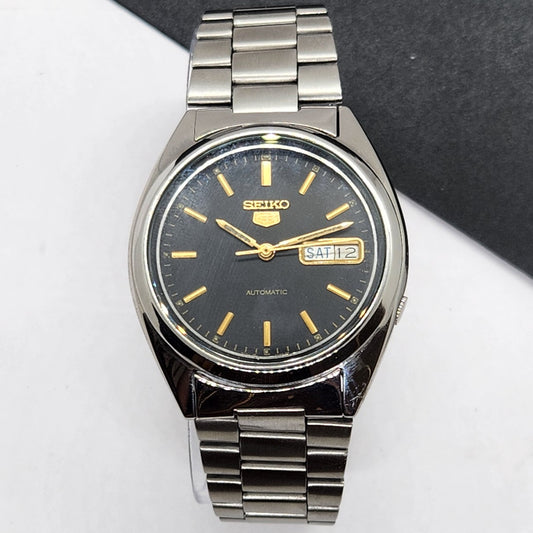 Vintage 1985 Original Seiko 5 Automatic 7009-3041 Black Face 17 Jewels Day-Date Japanese Men's Wrist Watch EG74
